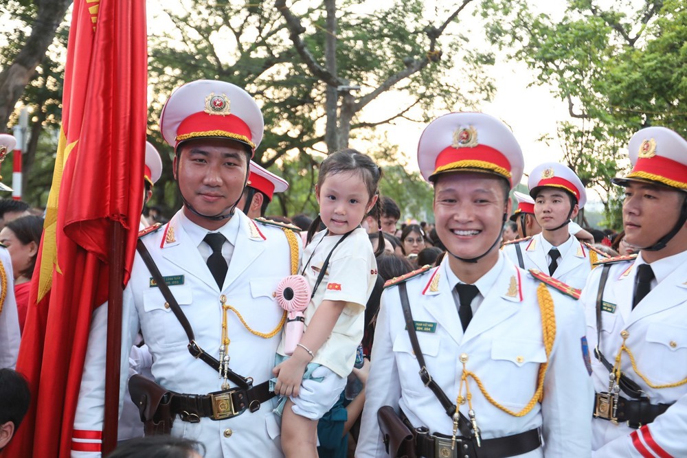 Bộ Tư lệnh Cảnh vệ tổ chức biểu dương lực lượng nhân các ngày kỷ niệm - Ảnh 25.