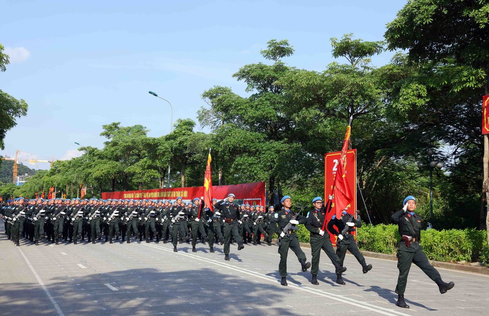 Lực lượng Công an hợp luyện, sẵn sàng cho diễu binh, diễu hành Kỷ niệm 80 năm Cách mạng tháng Tám và Quốc khánh 2/9 - Ảnh 14.