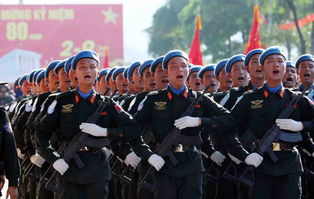 Lực lượng Công an hợp luyện, sẵn sàng cho diễu binh, diễu hành Kỷ niệm 80 năm Cách mạng tháng Tám và Quốc khánh 2/9 - Ảnh 16.