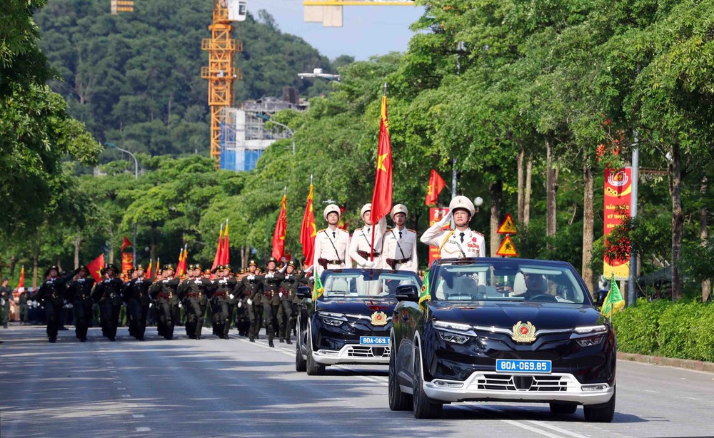 Lực lượng Công an hợp luyện, sẵn sàng cho diễu binh, diễu hành Kỷ niệm 80 năm Cách mạng tháng Tám và Quốc khánh 2/9 - Ảnh 7.