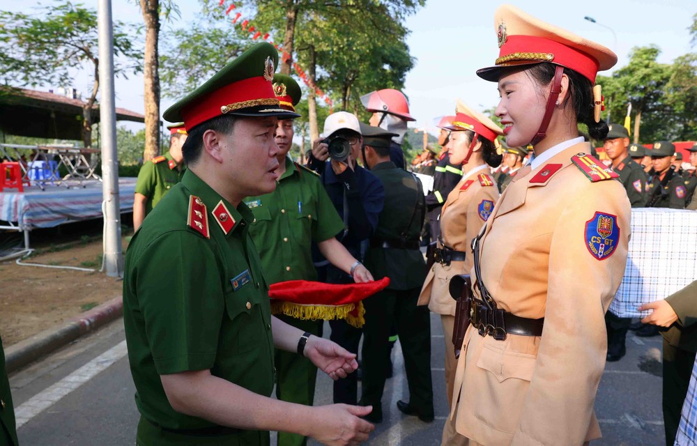 Lực lượng Công an hợp luyện, sẵn sàng cho diễu binh, diễu hành Kỷ niệm 80 năm Cách mạng tháng Tám và Quốc khánh 2/9 - Ảnh 4.