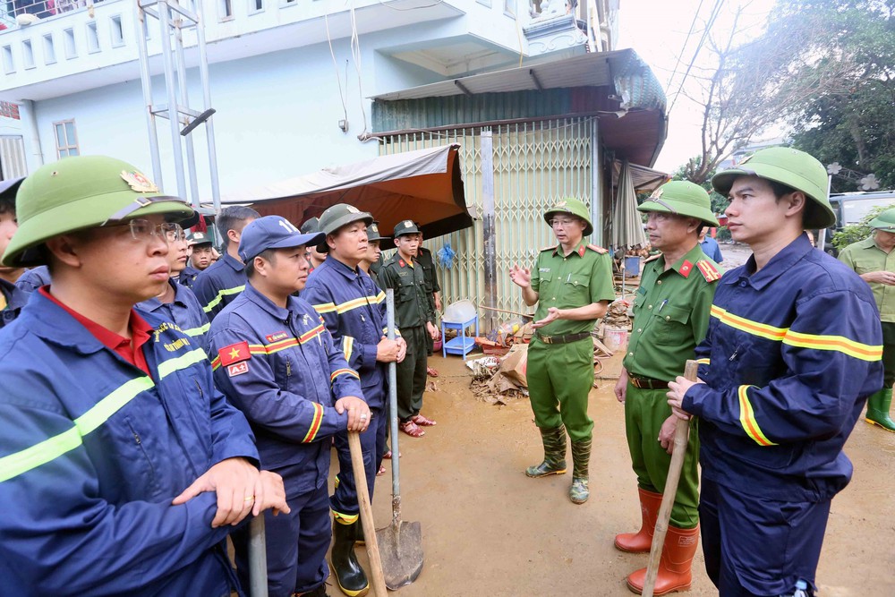 Sơn La khẩn trương hỗ trợ người dân khắc phục hậu quả mưa lũ - Ảnh 2.