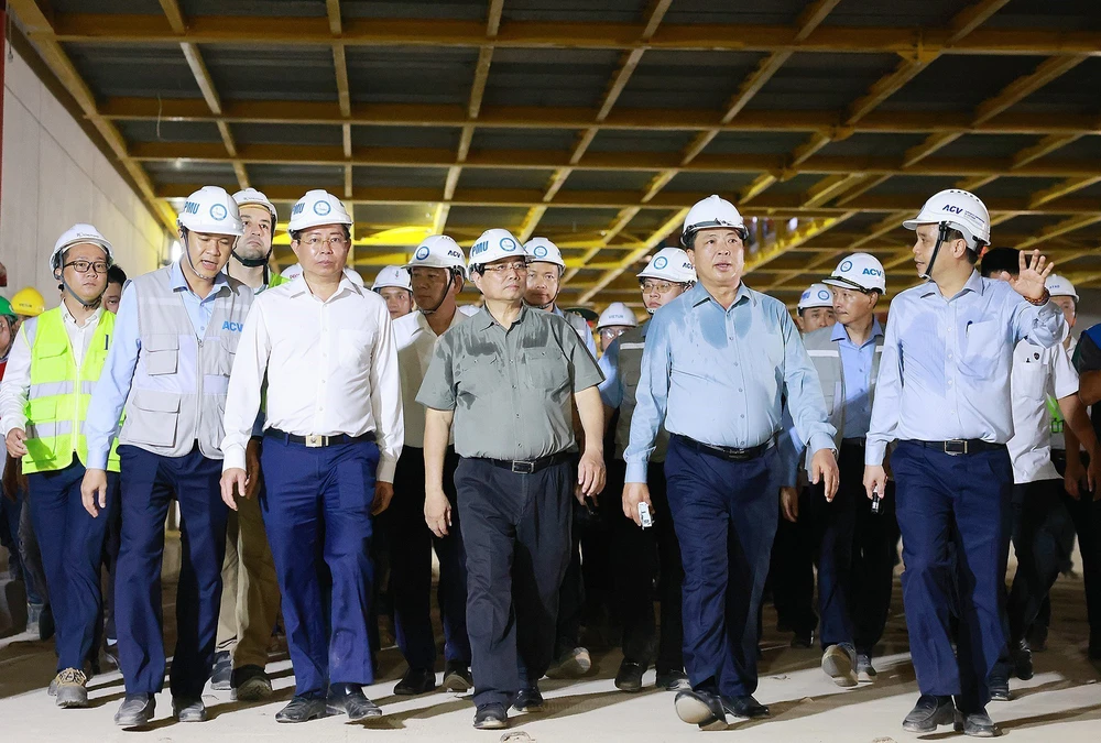 Thủ tướng kiểm tra tiến độ thi công Cảng hàng không quốc tế Long Thành - Ảnh 8.