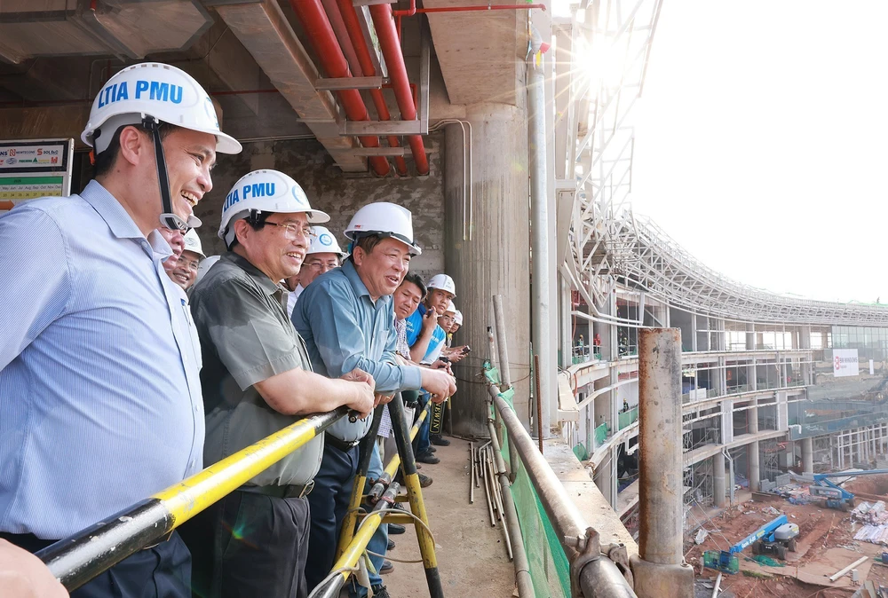 Thủ tướng kiểm tra tiến độ thi công Cảng hàng không quốc tế Long Thành - Ảnh 12.