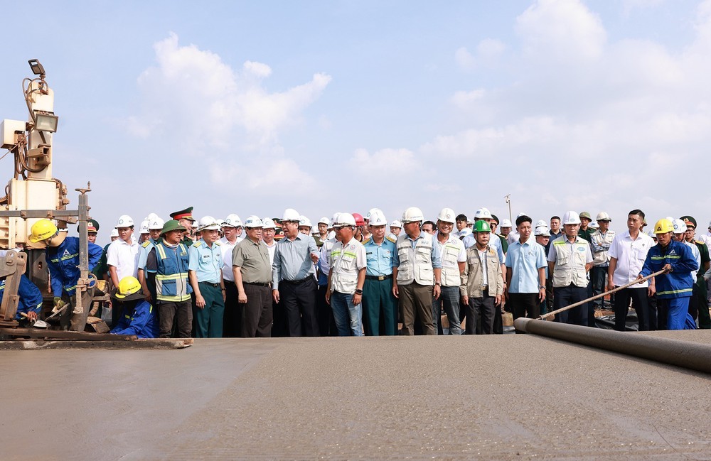 Thủ tướng kiểm tra tiến độ thi công Cảng hàng không quốc tế Long Thành - Ảnh 1.
