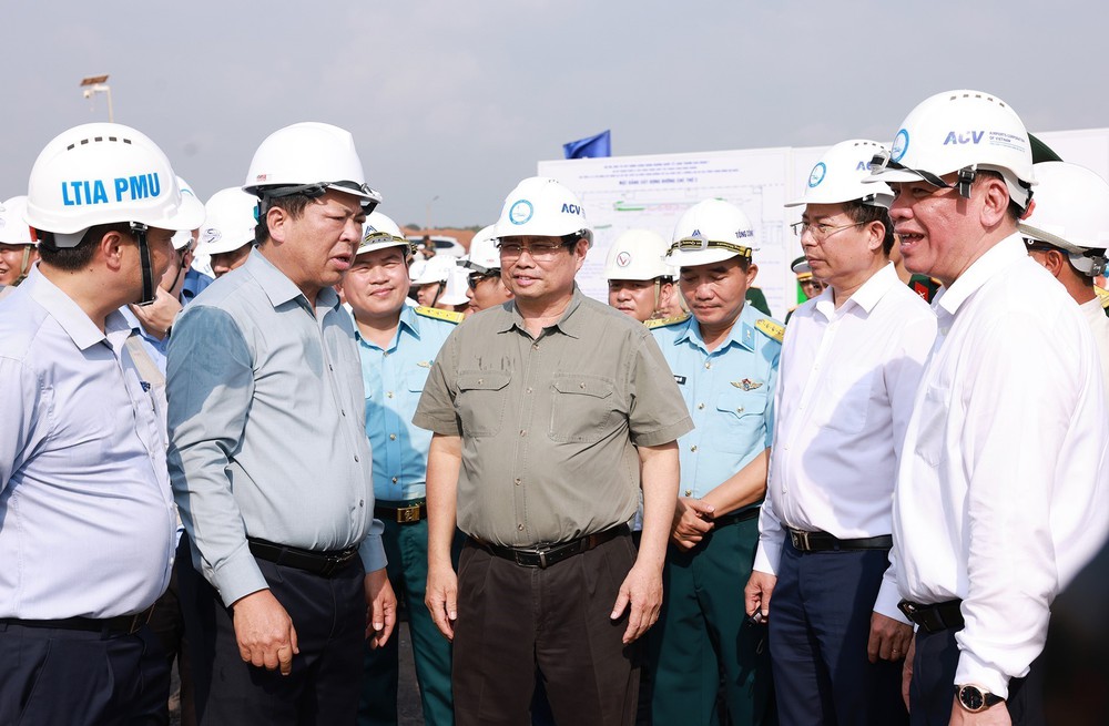 Thủ tướng kiểm tra tiến độ thi công Cảng hàng không quốc tế Long Thành - Ảnh 17.
