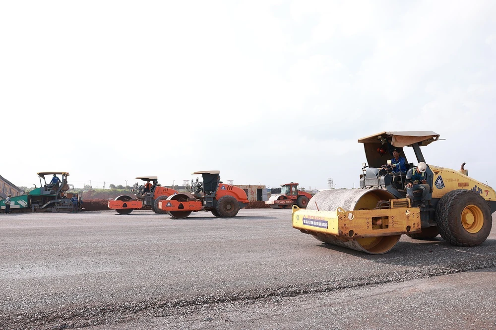 Thủ tướng kiểm tra tiến độ thi công Cảng hàng không quốc tế Long Thành - Ảnh 18.