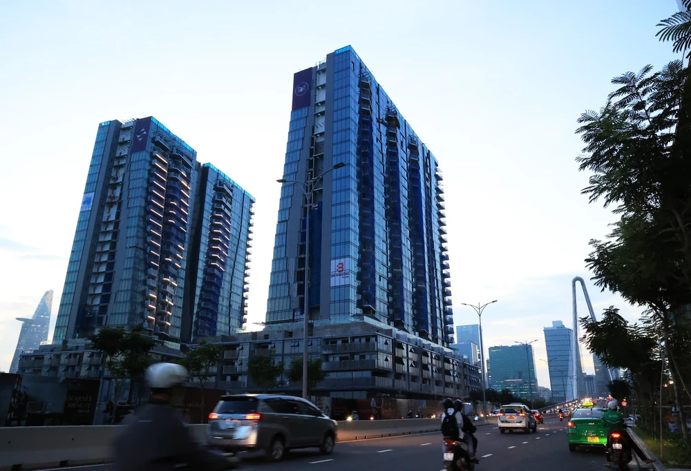 Trung tâm tài chính quốc tế dự kiến hoạt động cuối năm nay - Ảnh 2.