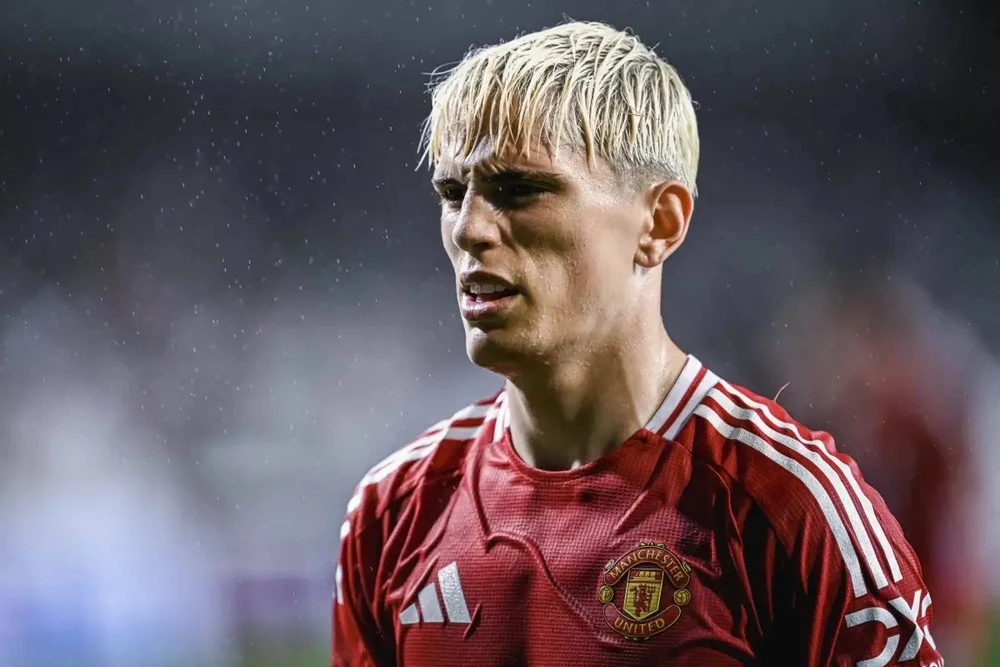 Tin chuyển nhượng 20/8: 'Vua tốc độ Serie A' cập bến Ngoại hạng Anh, Isak tuyên bố chia tay Newcastle - Ảnh 2.