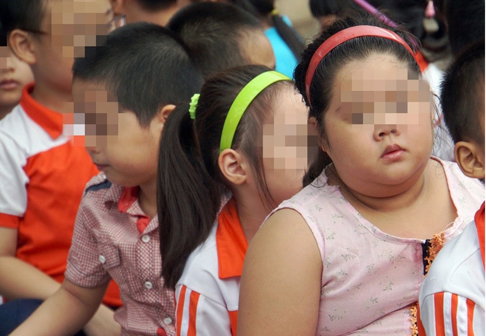 Kiểm soát khẩu phần ăn – giải pháp ngăn ngừa béo phì ở trẻ em - Ảnh 1.