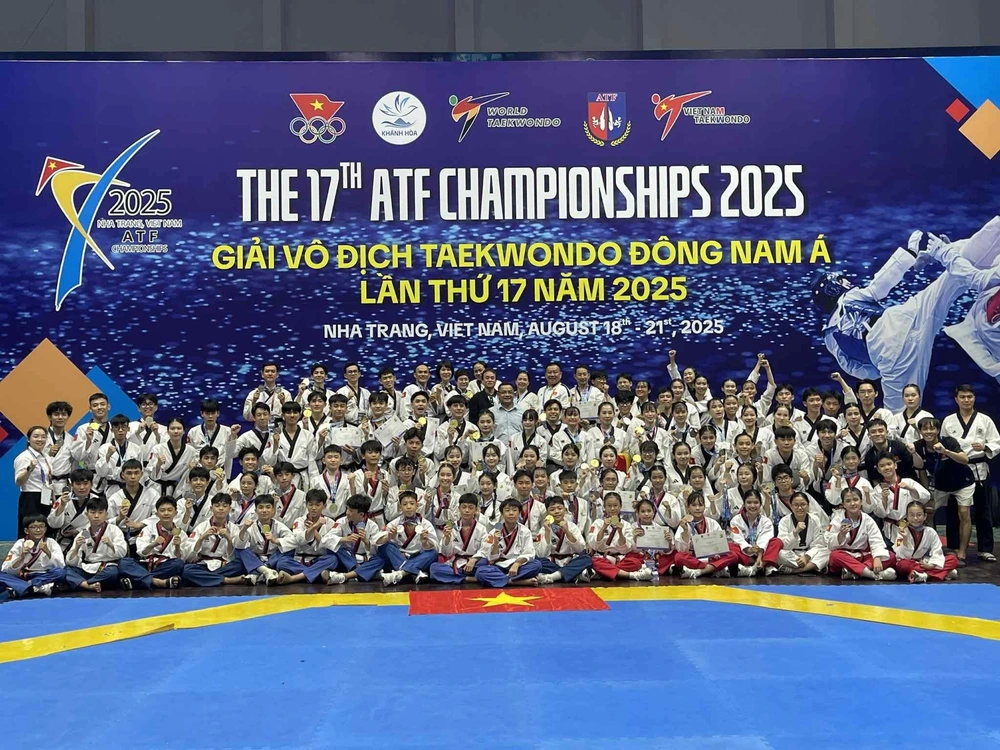 Taekwondo Việt Nam giành 18 HCV trong ngày thi đấu đầu tiên tại giải vô địch Đông Nam Á 2025 - Ảnh 1.