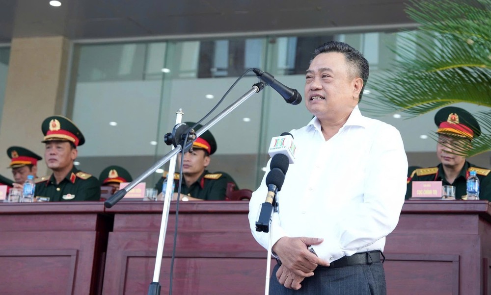Chủ tịch UBND thành phố Hà Nội thăm, động viên các khối tham gia diễu binh, diễu hành A80 - Ảnh 1.