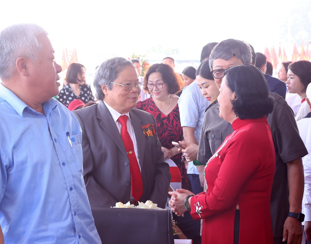 Hà Nội: Gắn biển tên phố Lê Giản và phố Bạch Thành Phong - Ảnh 2.