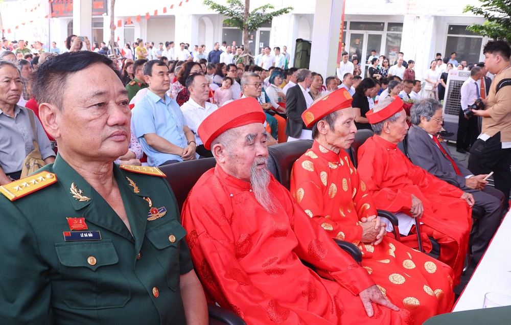 Hà Nội: Gắn biển tên phố Lê Giản và phố Bạch Thành Phong - Ảnh 3.