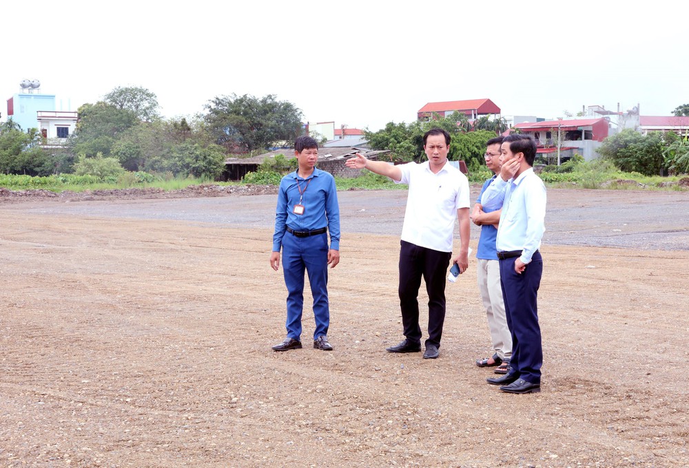 Ninh Bình rà soát mặt bằng dự án đường sắt tốc độ cao Bắc - Nam - Ảnh 1.