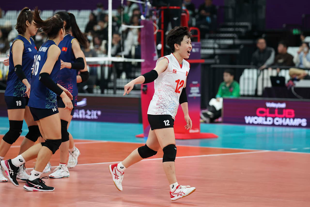 Như Quỳnh (số 16) từng ghi 15 điểm trong cuộc đối đầu với CLB lừng danh Vakifbank tại giải vô địch các CLB thế giới năm 2023