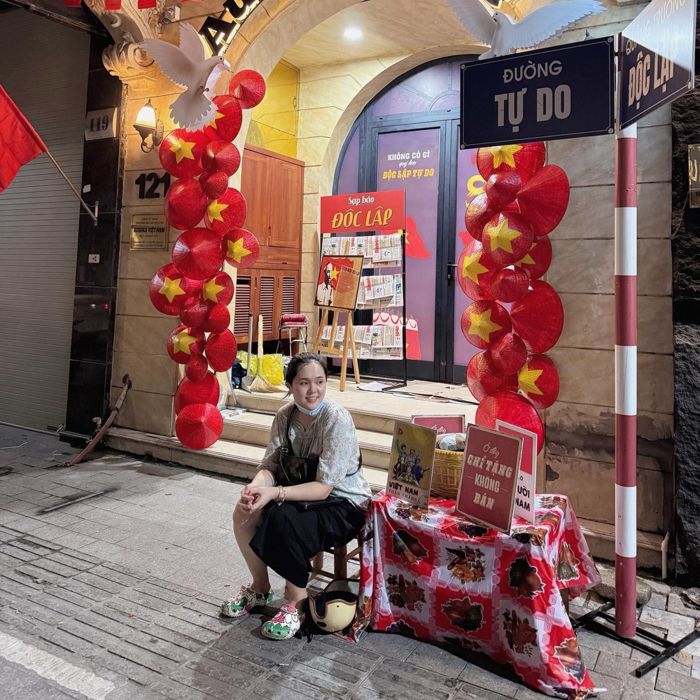 Vợ chồng cầu thủ Duy Mạnh biến nhà mặt phố thành góc check-in, mời bà con ghé khi xem tổng hợp luyện - Ảnh 2.