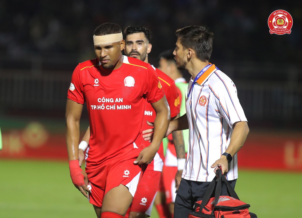 Công an TP.HCM tiếp tục ra mắt &quot;bom tấn&quot; song hành Tiến Linh, tham vọng dẫn đầu V-League - Ảnh 2.
