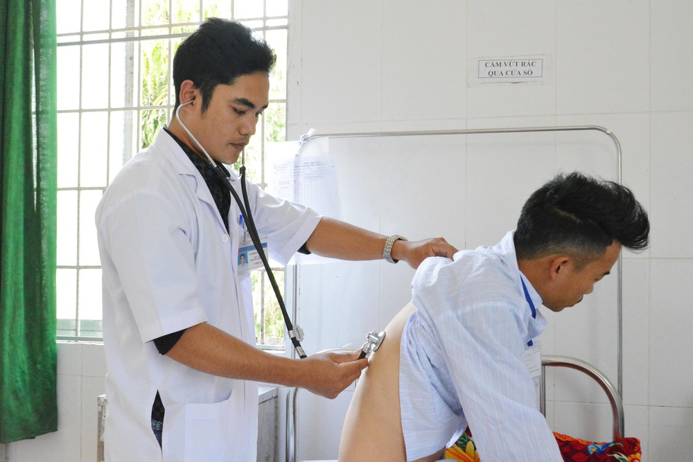 Tiếp nhận nhiều bệnh nhân mắc sốt rét ác tính nguy hiểm tính mạng - Ảnh 1.
