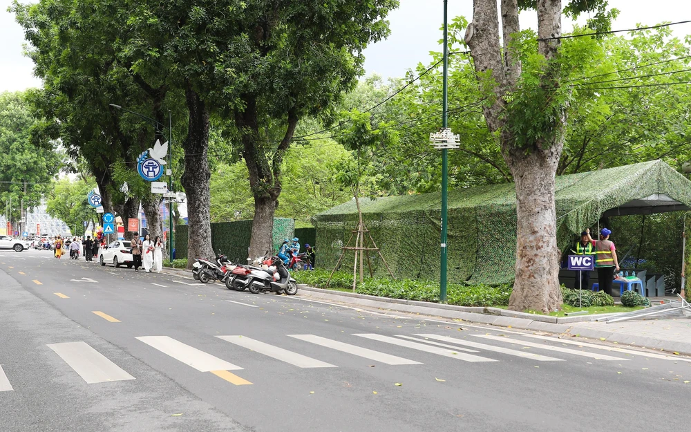 Hà Nội bố trí điểm trông xe, nhà vệ sinh miễn phí phục vụ sự kiện A80 - Ảnh 10.