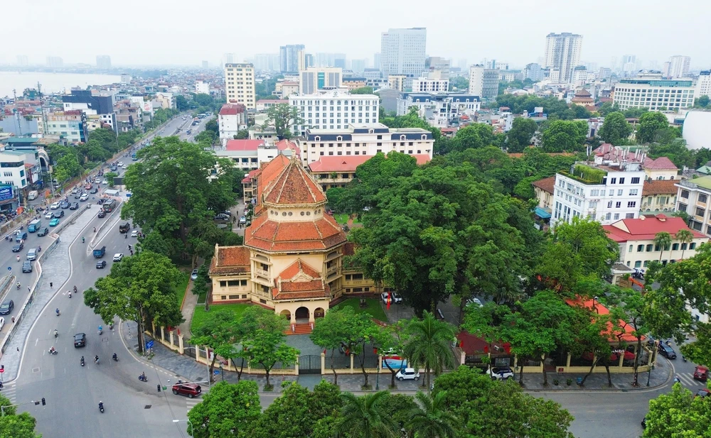 Hà Nội bố trí điểm trông xe, nhà vệ sinh miễn phí phục vụ sự kiện A80 - Ảnh 1.