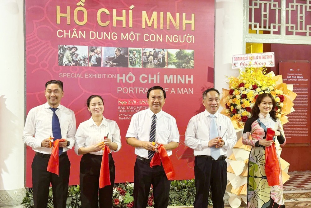 80 năm Quốc khánh: Tưởng nhớ Bác Hồ kính yêu qua tác phẩm hội họa - Ảnh 1.