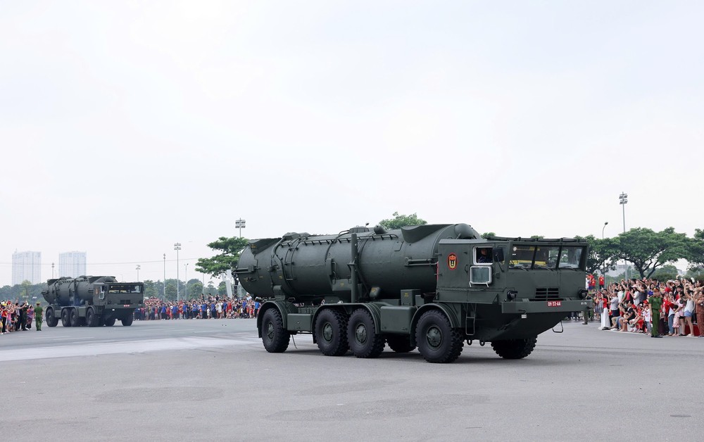 Cận cảnh các khối xe pháo quân sự rời trường đua F1 Mỹ Đình hướng về Quảng trường Ba Đình - Ảnh 19.