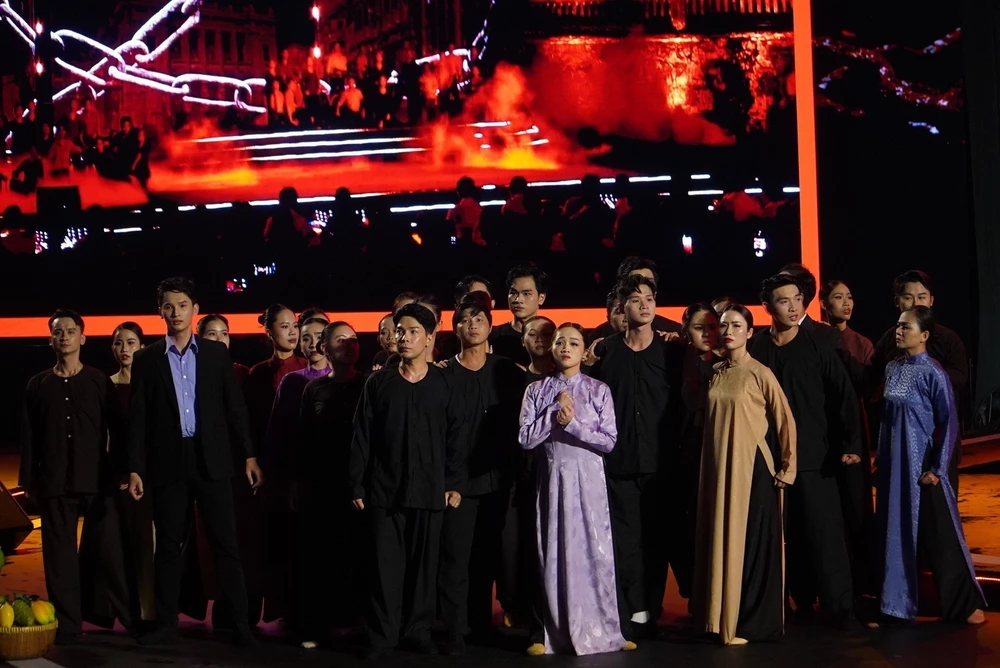 Chương trình Cầu truyền hình chính luận - nghệ thuật đặc biệt “Thời cơ vàng” - Ảnh 15.