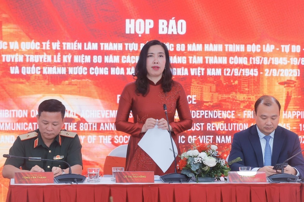 Triển lãm thành tựu đất nước: Tri ân bạn bè quốc tế có đóng góp cho sự nghiệp xây dựng, bảo vệ đất nước - Ảnh 1.