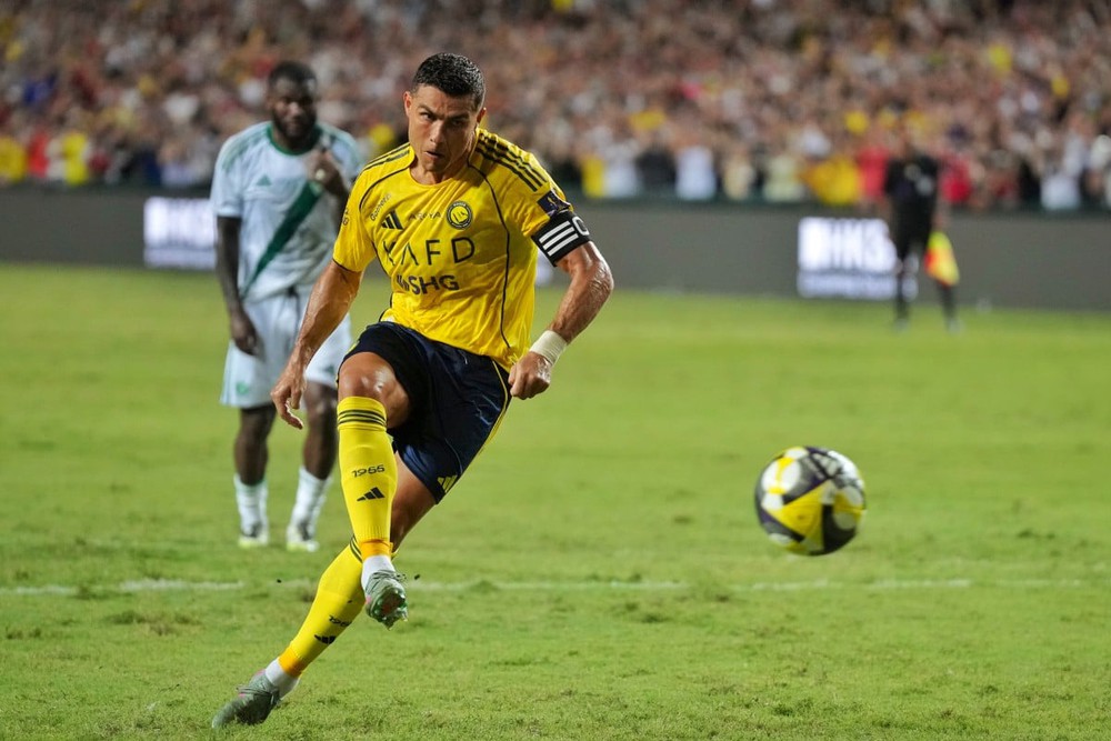 Gục Ngã Ở Chung Kết Trong Loạt 11M, Ronaldo Trắng Tay Ở Saudi Arabia Suốt 2 Năm - Ảnh 1. Gục Ngã Ở Chung Kết Trong Loạt 11M, Ronaldo Trắng Tay Ở Saudi Arabia Suốt 2 Năm - Ảnh 1.