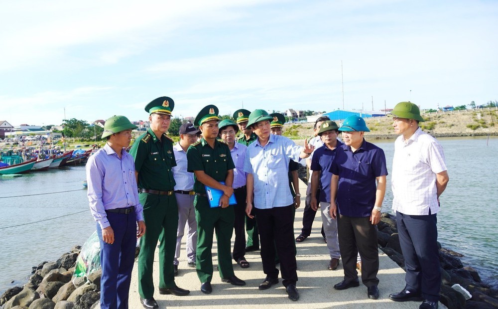 Công điện của Thủ tướng Chính phủ về tập trung ứng phó khẩn cấp bão số 5 - Ảnh 2.