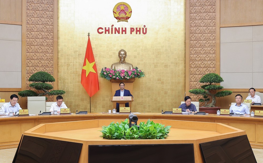 Thủ tướng Phạm Minh Chính: Khẩn trương tháo gỡ vướng mắc để bộ máy hành chính cấp xã hoạt động hiệu năng, hiệu lực, hiệu quả - Ảnh 1.