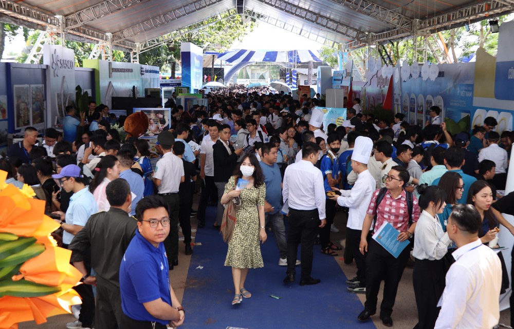 Ưu tiên tuyển lao động địa phương làm việc tại sân bay Long Thành - Ảnh 2.