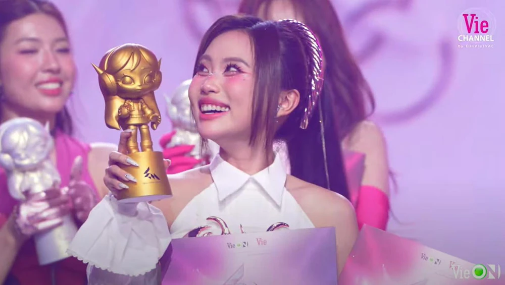 Phương Mỹ Chi trở thành Quán quân “Em xinh say hi” - Ảnh 1.