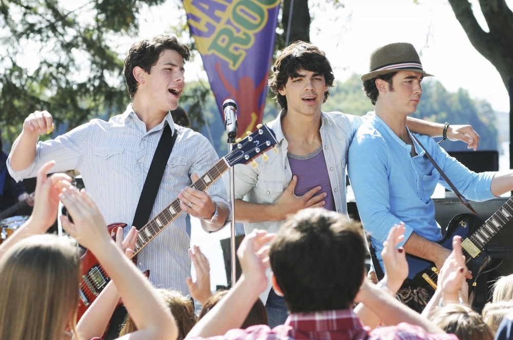 Album &quot;Greetings from Your Hometown&quot;: Jonas Brothers tìm về nguồn cội - Ảnh 4.