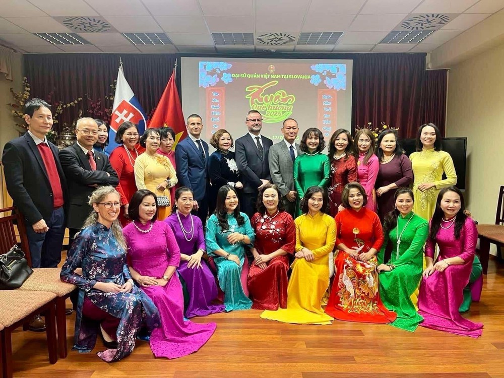 vnapotalamapchuongtrinhxuanquehuongtaislovakia7814777-175607996422144379655.jpg