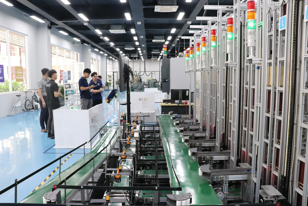 80 năm hành trình đổi mới cùng đất nước: Trụ cột dẫn dắt TP. Hồ Chí Minh bước vào kỷ nguyên phát triển mới - Ảnh 2.