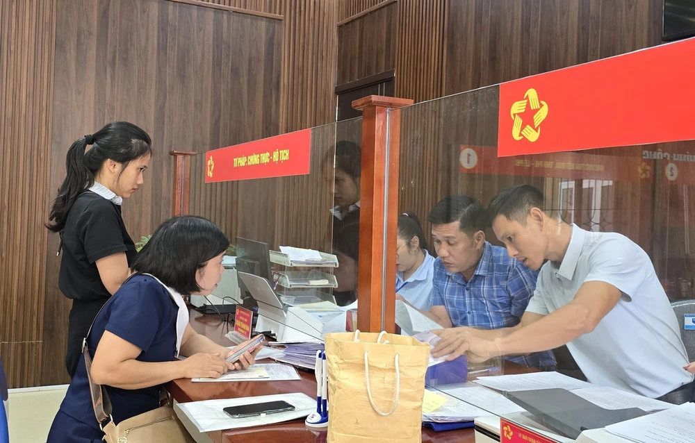 Công điện của Thủ tướng về bảo đảm đơn giản hóa thủ tục hành chính, điều kiện kinh doanh - Ảnh 1.