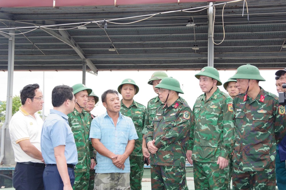 Triển khai Sở Chỉ huy tiền phương của Chính phủ phục vụ chỉ đạo trực tuyến ứng phó bão số 5 - Ảnh 1.