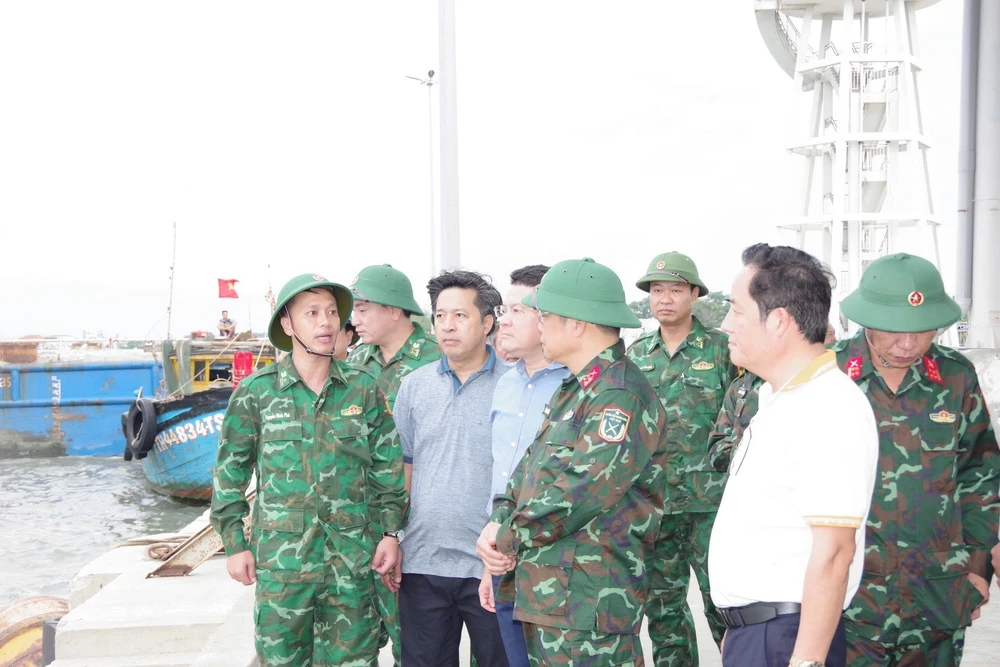 Triển khai Sở Chỉ huy tiền phương của Chính phủ phục vụ chỉ đạo trực tuyến ứng phó bão số 5 - Ảnh 2.