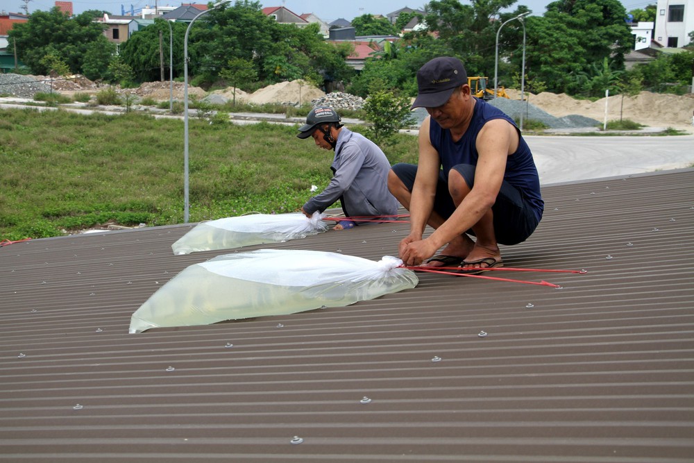Triển khai Sở Chỉ huy tiền phương của Chính phủ phục vụ chỉ đạo trực tuyến ứng phó bão số 5 - Ảnh 6.