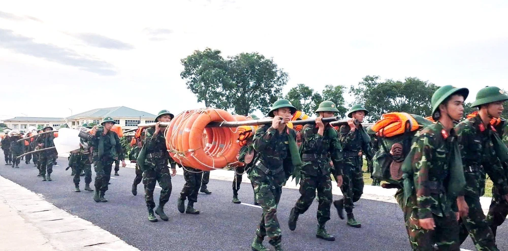 Quảng Trị: Lực lượng Quân đội sẵn sàng các phương án ứng phó bão số 5 - Ảnh 9.
