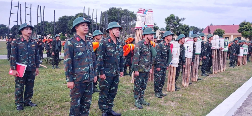 Quảng Trị: Lực lượng Quân đội sẵn sàng các phương án ứng phó bão số 5 - Ảnh 6.