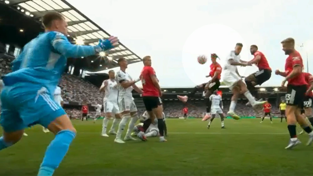 Bruno Fernandes đá hỏng phạt đền, MU đánh mất chiến thắng trước Fulham - Ảnh 1.