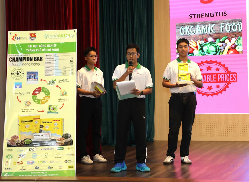 Học sinh trường chuyên vô địch giải Triathlon TP.HCM - Ảnh 4.