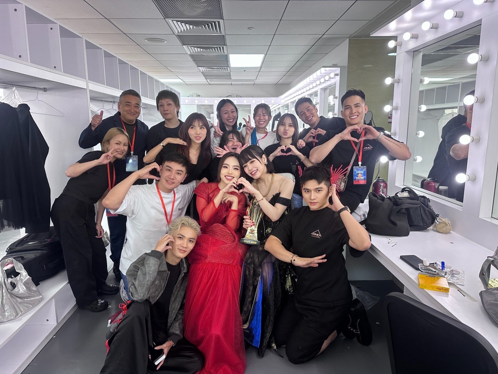 Cặp đôi đứng sau visual giúp Phương Mỹ Chi tỏa sáng ở “Em Xinh Say Hi” - Ảnh 5.