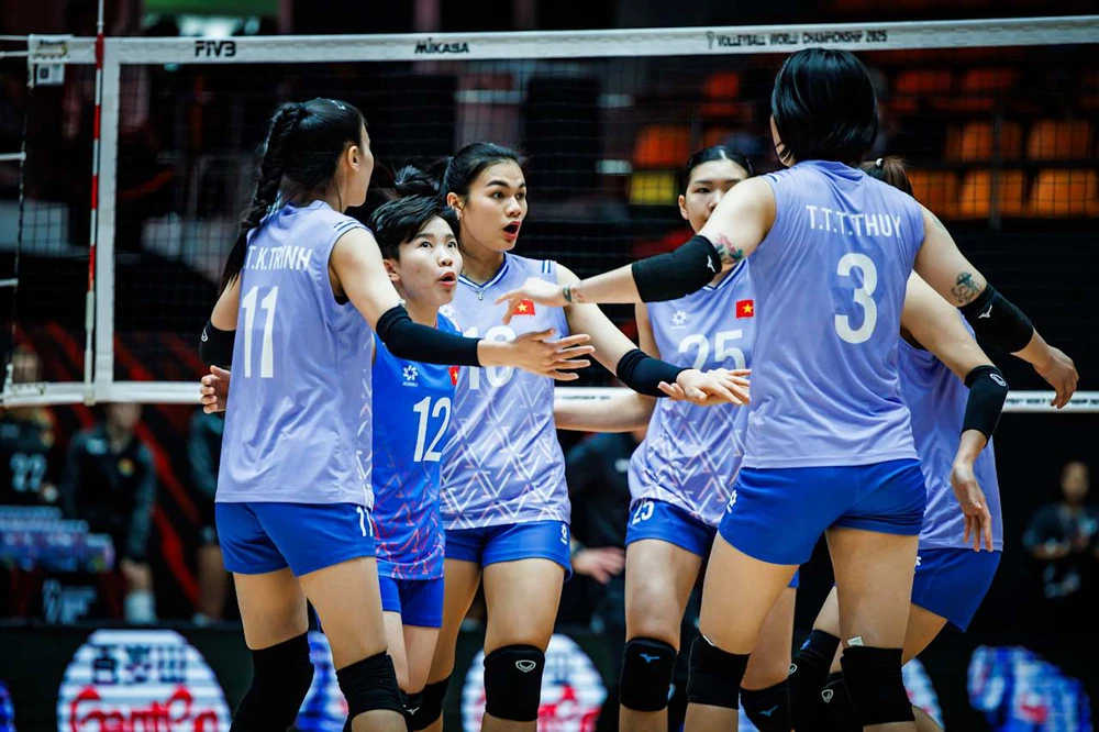 Thi đấu nỗ lực, ĐT bóng chuyền nữ Việt Nam vẫn thua trận thứ 2 ở giải thế giới - Ảnh 1.