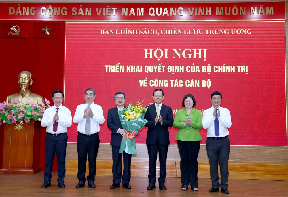 Trao Quyết định bổ nhiệm Trưởng Ban Chính sách, chiến lược Trung ương cho đồng chí Nguyễn Thanh Nghị - Ảnh 3.