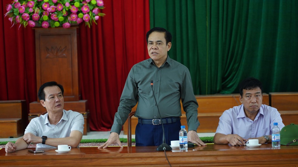 Ứng phó bão số 5: Quảng Trị - Hà Tĩnh tập trung di dời người dân tới nơi an toàn - Ảnh 4.