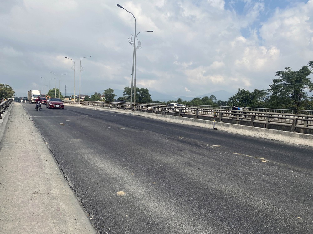 Cục Cảnh sát giao thông khuyến nghị người dân hạn chế đi trên quốc lộ 1A, cao tốc Bắc - Nam qua Nghệ An trong chiều nay - Ảnh 2.